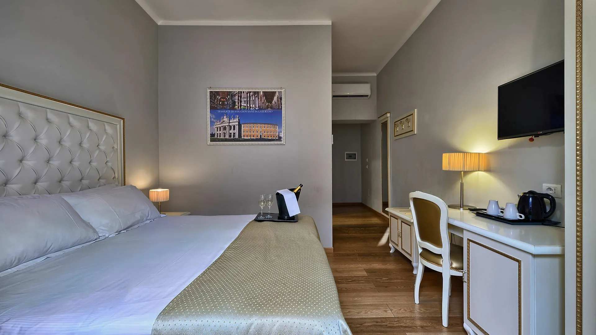 *** Bed & Breakfast Gravina Suite Frattina Rome Italy