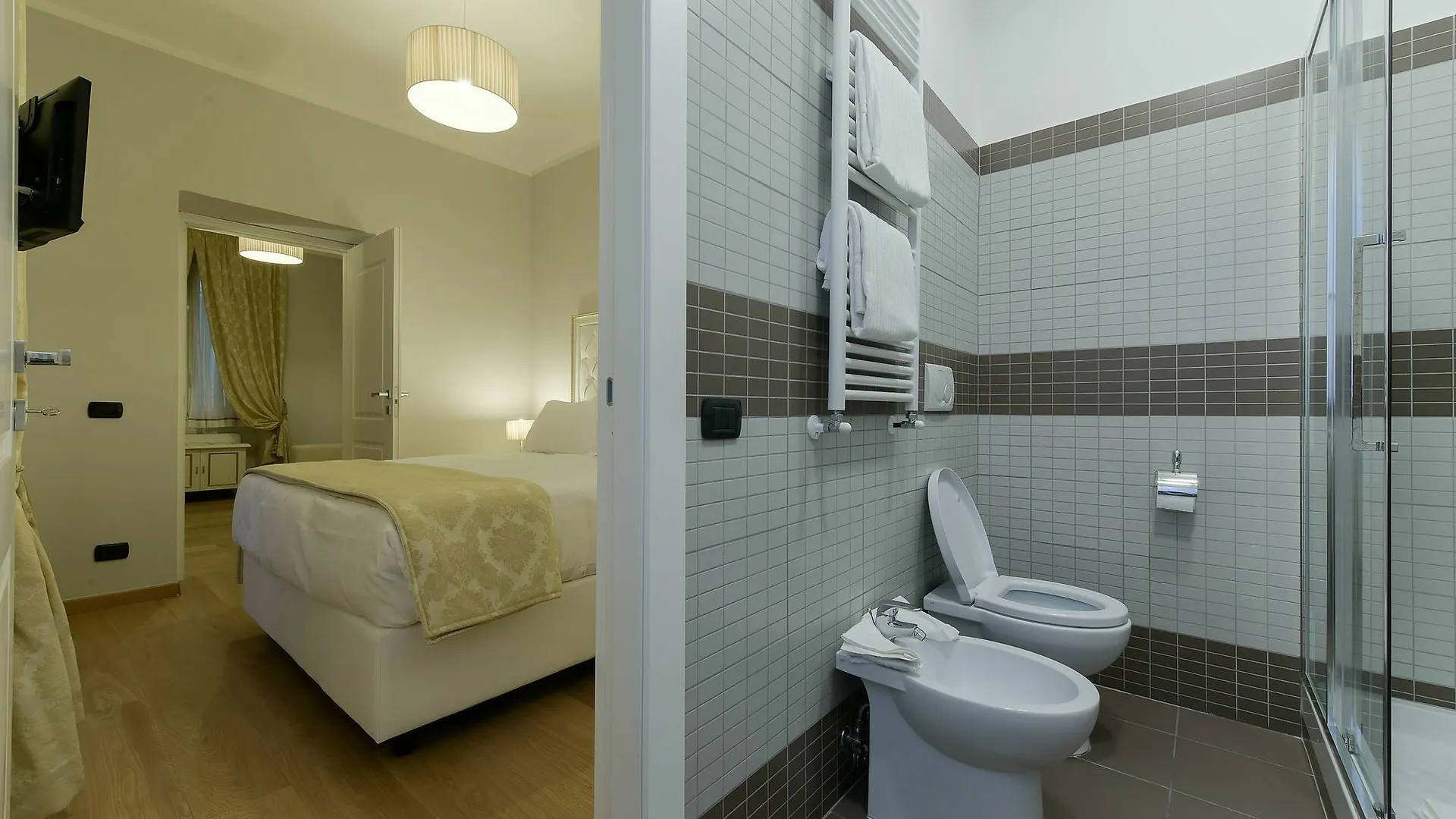 Gravina Suite Frattina Rome Bed & Breakfast
