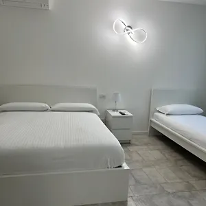 https://seriana.italymilanhotels.net