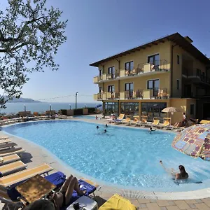 https://hotel-piccolo-paradiso.it-lombardy.com