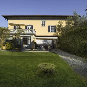 https://al-porto-di-lucca-bb.it-tuscanyhotel.com