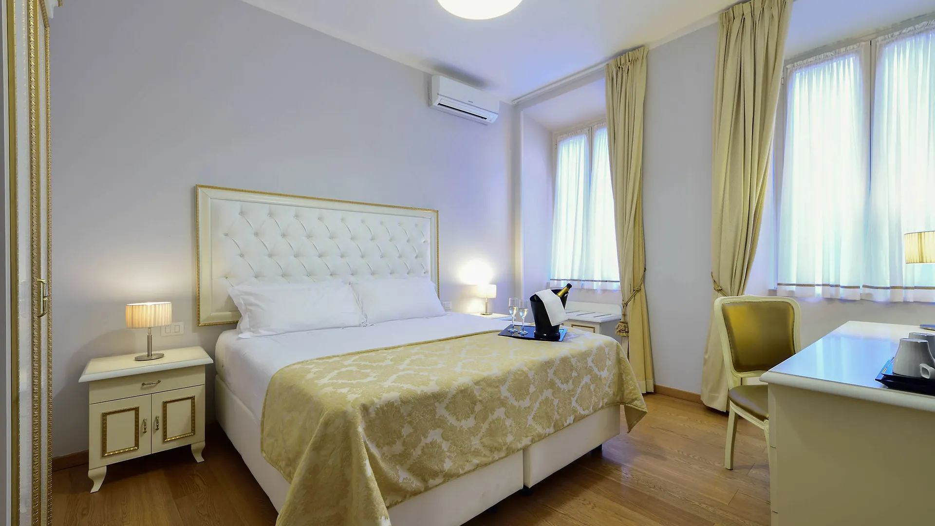 Gravina Suite Frattina Rome Italy